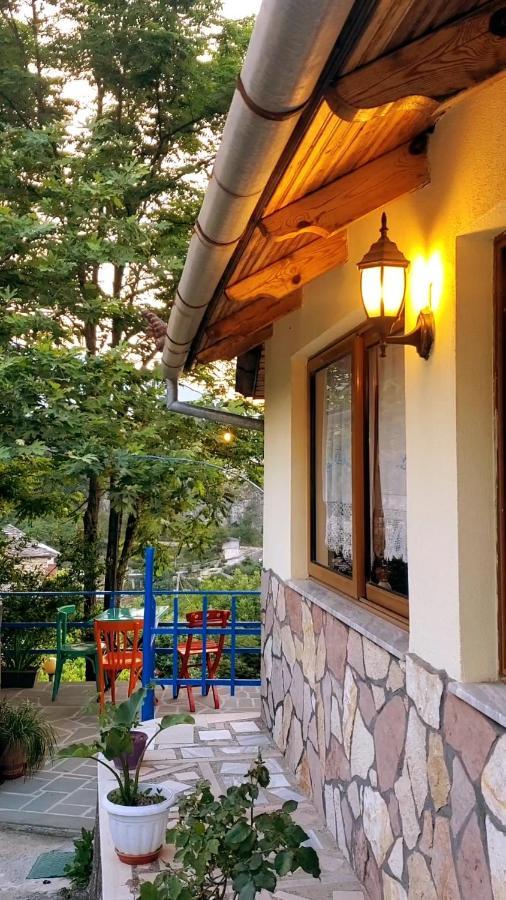 Clockwise Guestrooms Gjirokastër Exterior foto